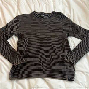 Pull and bear men’s medium thermal Henley sweater